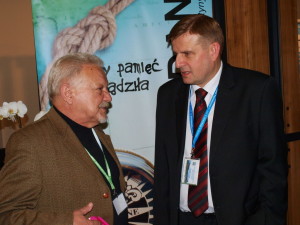 XX Międzynarodowa Konferenacja Naukowo Szkoleniowa - po lewej dr Jacek Barket, po prawej Dyrektor Szpitala mgr Mariusz Kwaśny