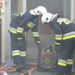 Ćwiczenia zgrywające Ochotniczych Straży Pożarnych - Oddymianie budynku