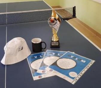 Turniej tenisa stołowego o Puchar Dyrektora WPSP w Żurawicy - dyplomy, puchar i nagrody
