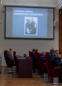 zdjęcie przedstawia sześćdziesiątą sesje Sejmiku Samorządu Podkarpackiego wraz z uczestnikami.