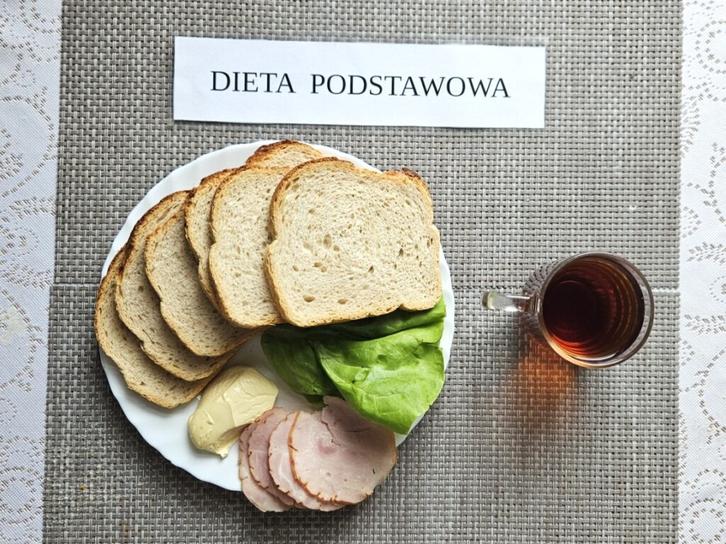 Zdjęcie przedstawia kolacje