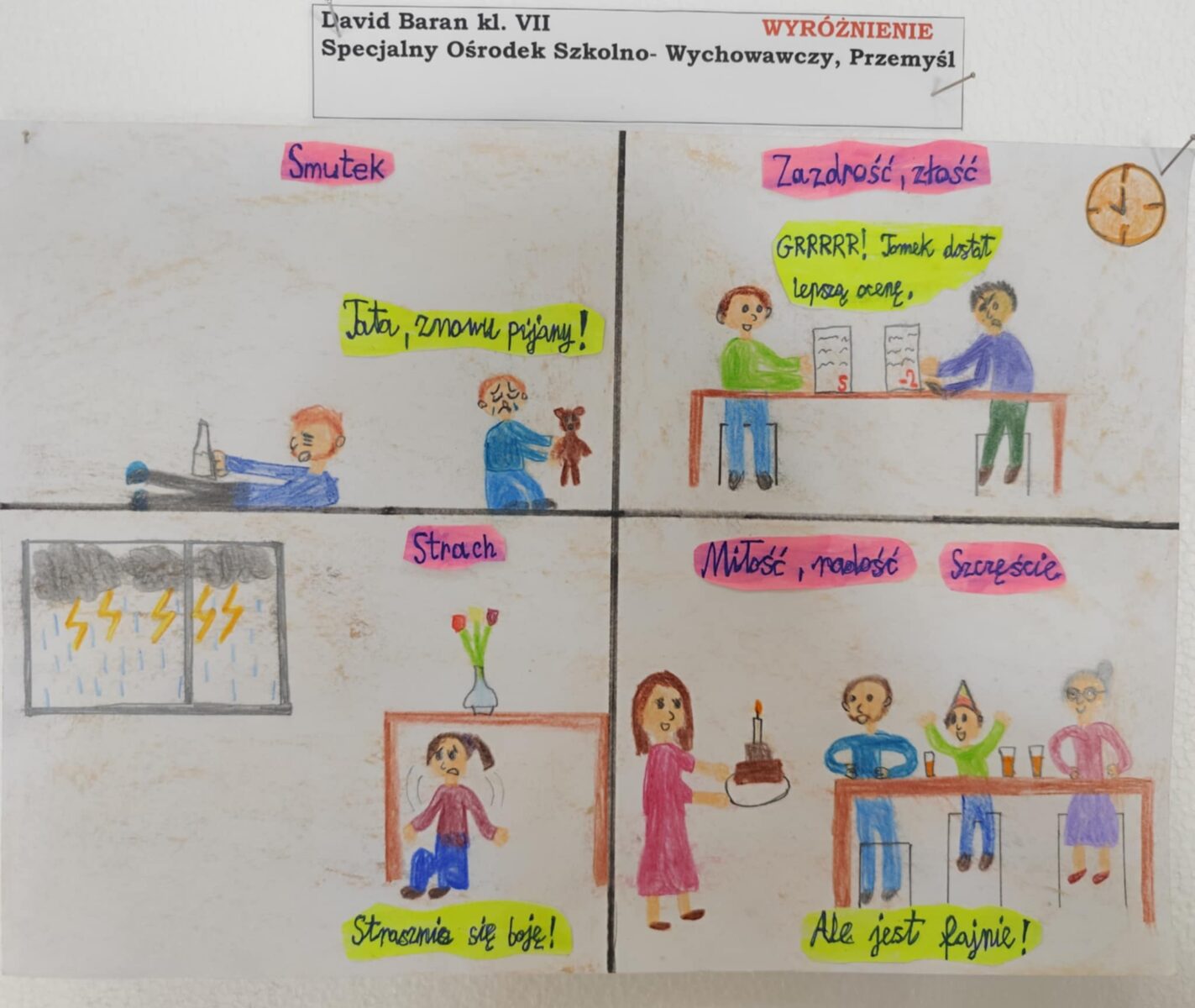 Na zdjęciu przedstawia pracę konkursową pt. „W głowie się nie mieści-malujemy emocje”